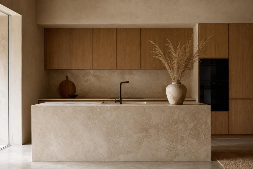 Bespoke joinery by Elegant Interior